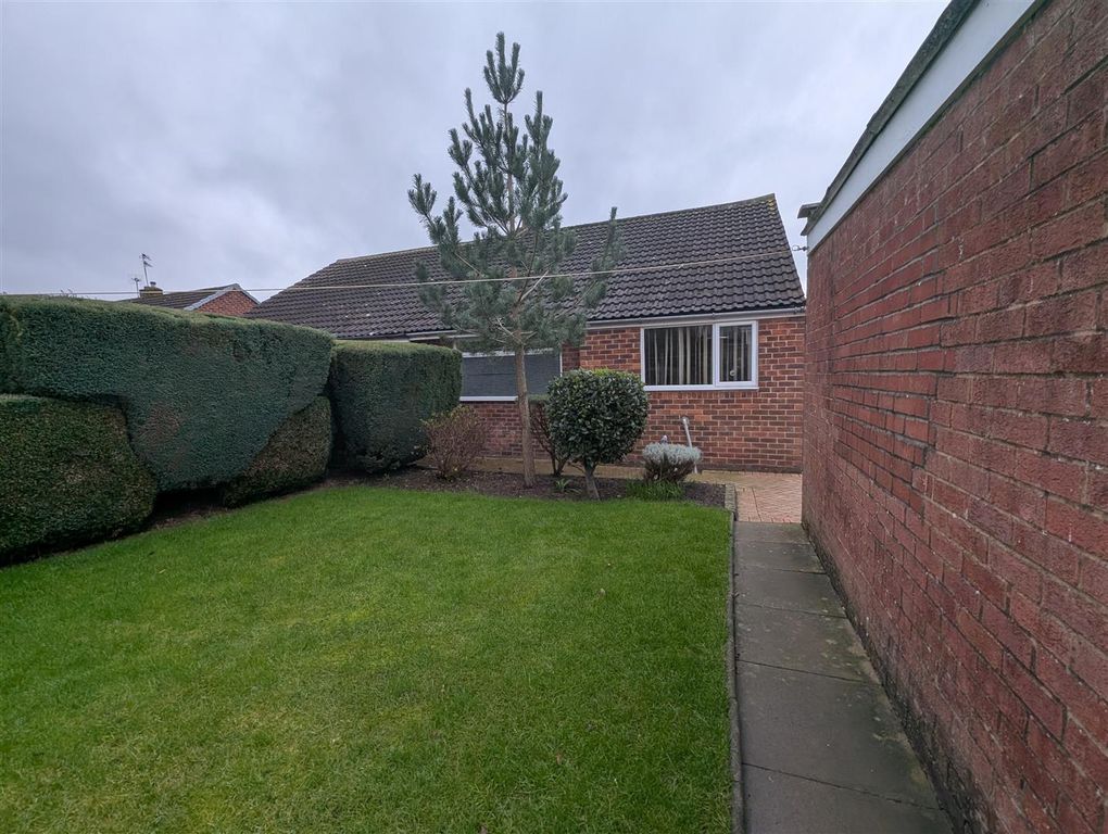 Property photo 2 of 10 Externally