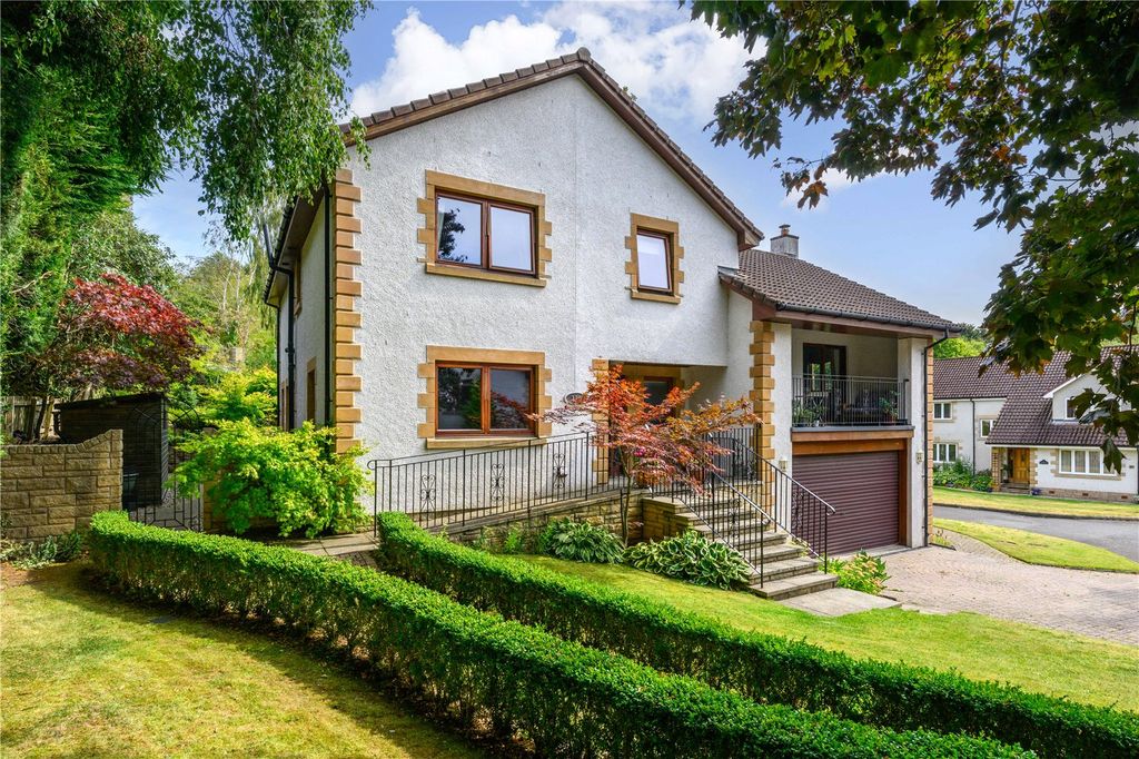 Property photo 2 of 31 130 Hepburn Gardens