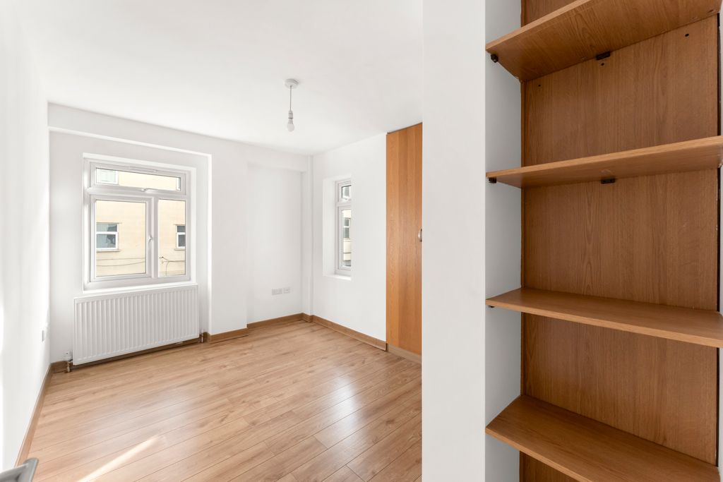 Property photo 3 of 19 Dsc01745