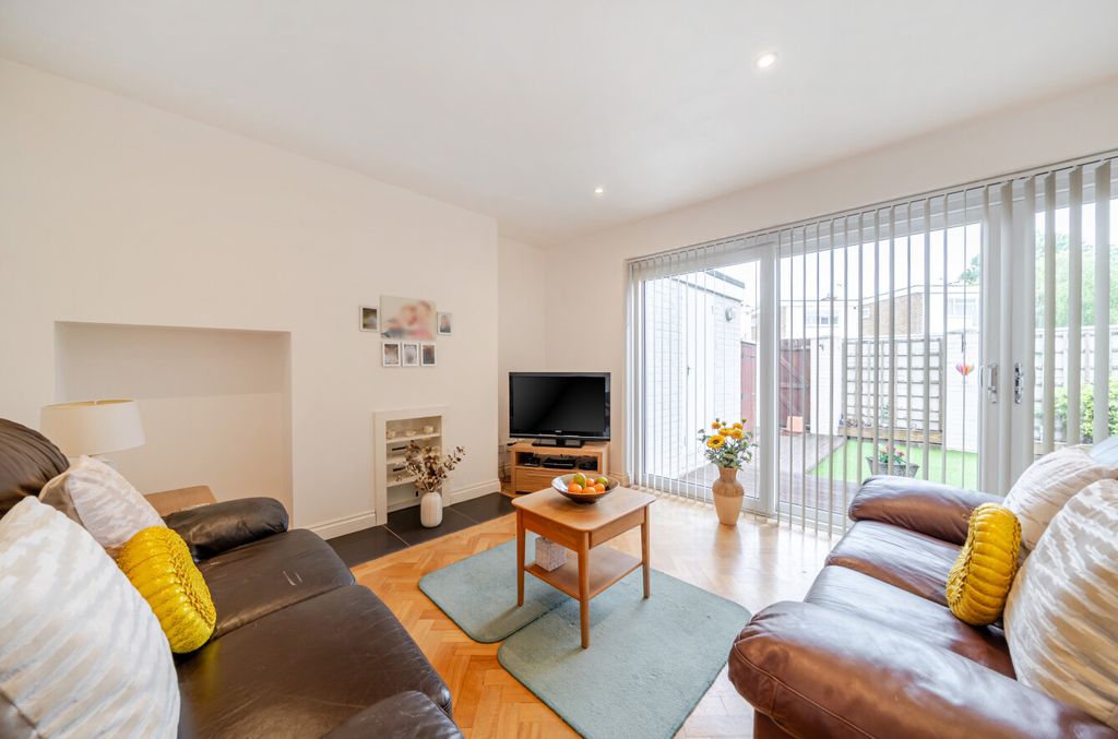 Property photo 2 of 20 1510071-15-6A8Eaa...