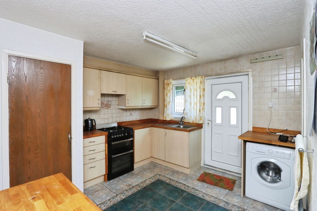 Property photo 2 of 17 Photo