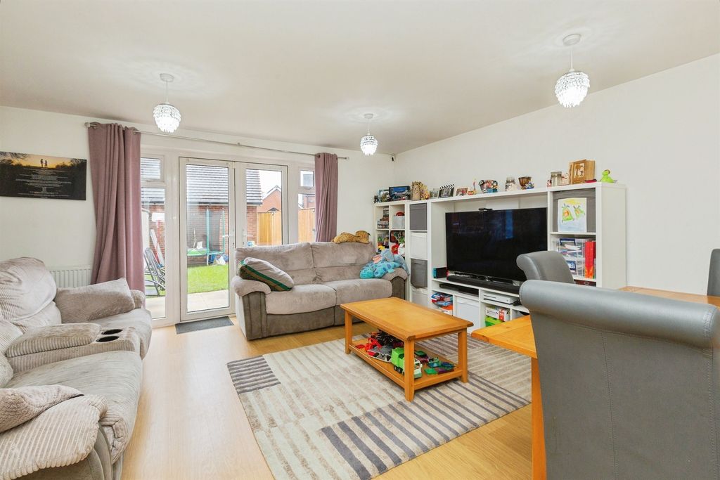 Property photo 3 of 17