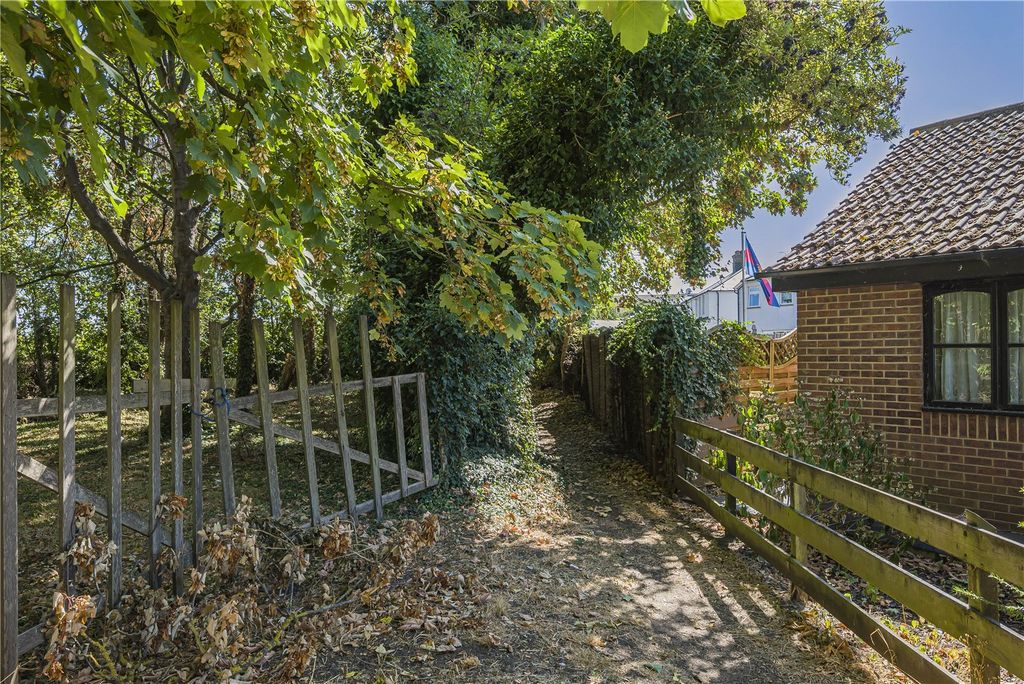 Property photo 3 of 40 Picture No. 03