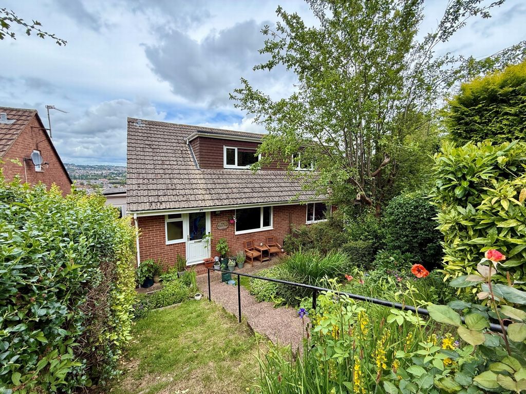 Property photo 1 of 17 Photo 2