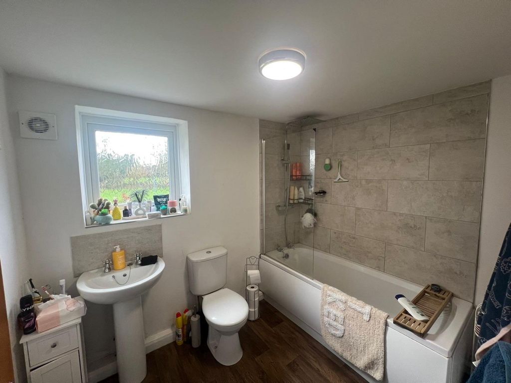 Property photo 3 of 5 Bathroom