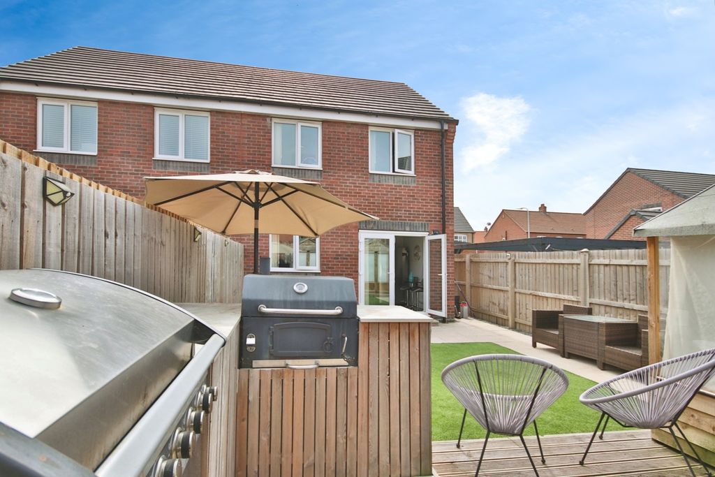 Property photo 1 of 13 4323511