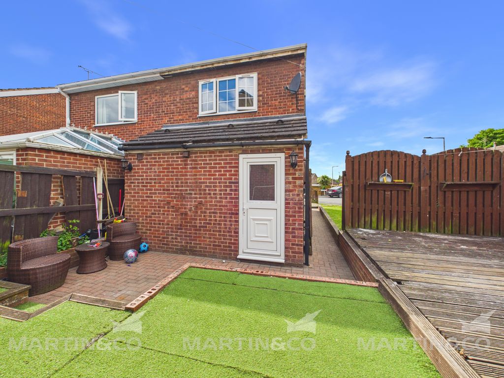 Property photo 3 of 14 Cam02406G0-Pr0606-Still021