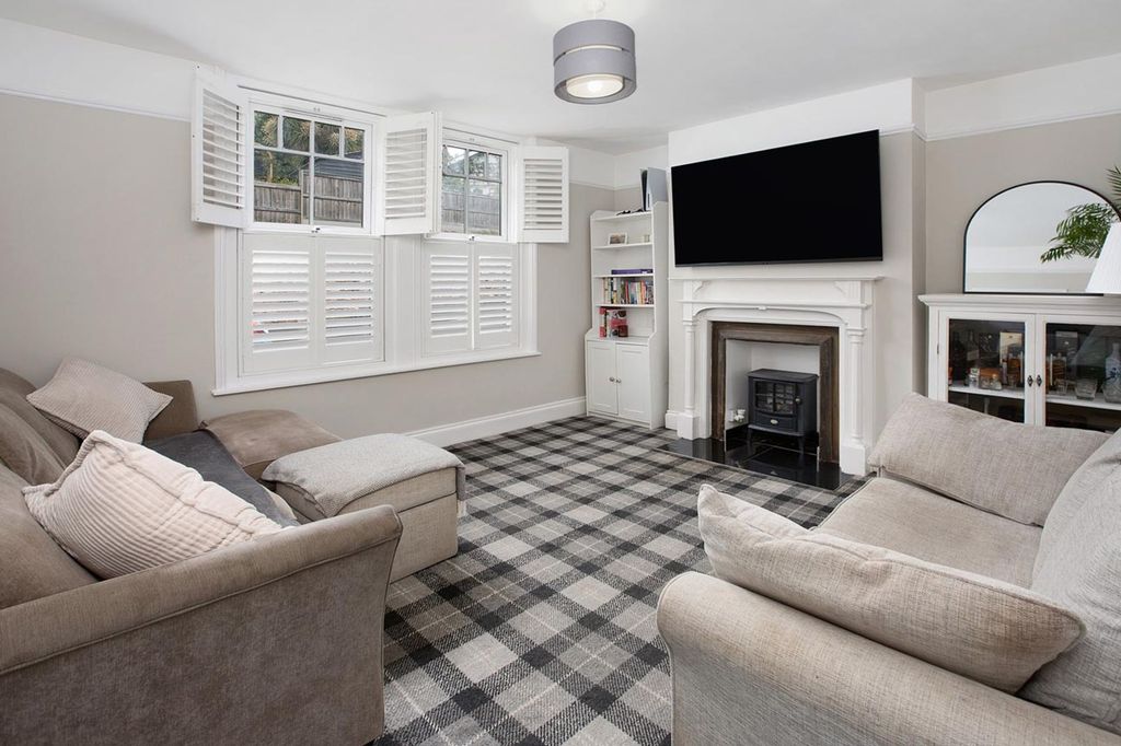 Property photo 3 of 18