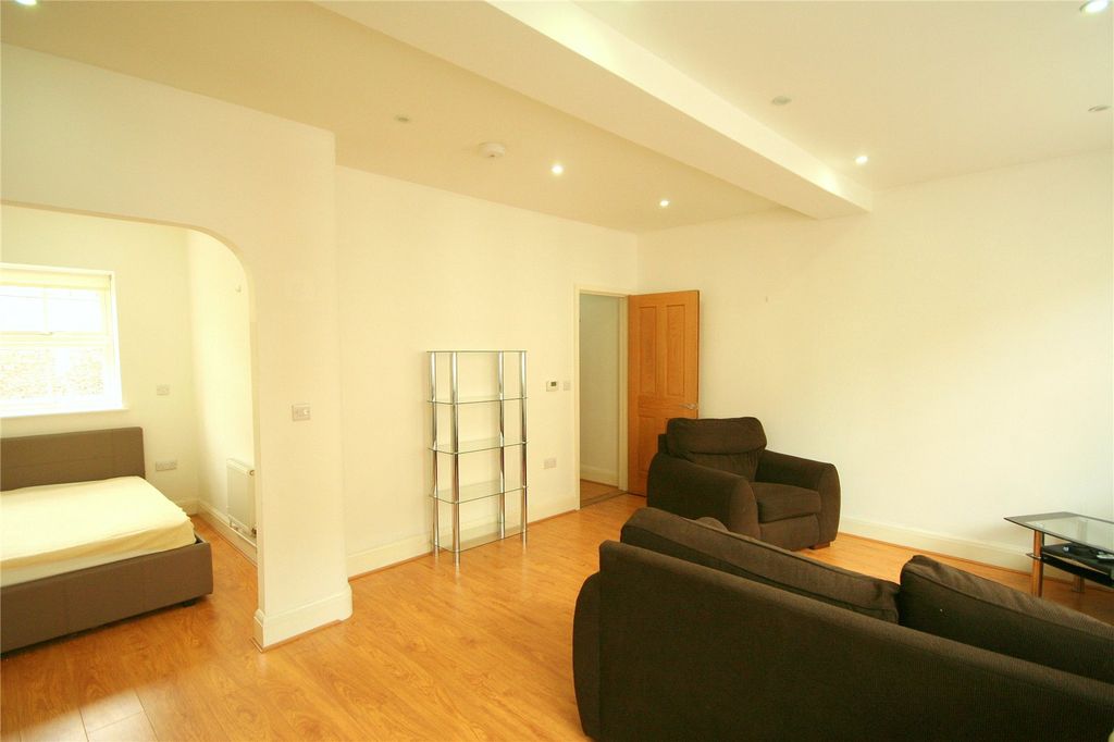 Property photo 3 of 6 Picture 3