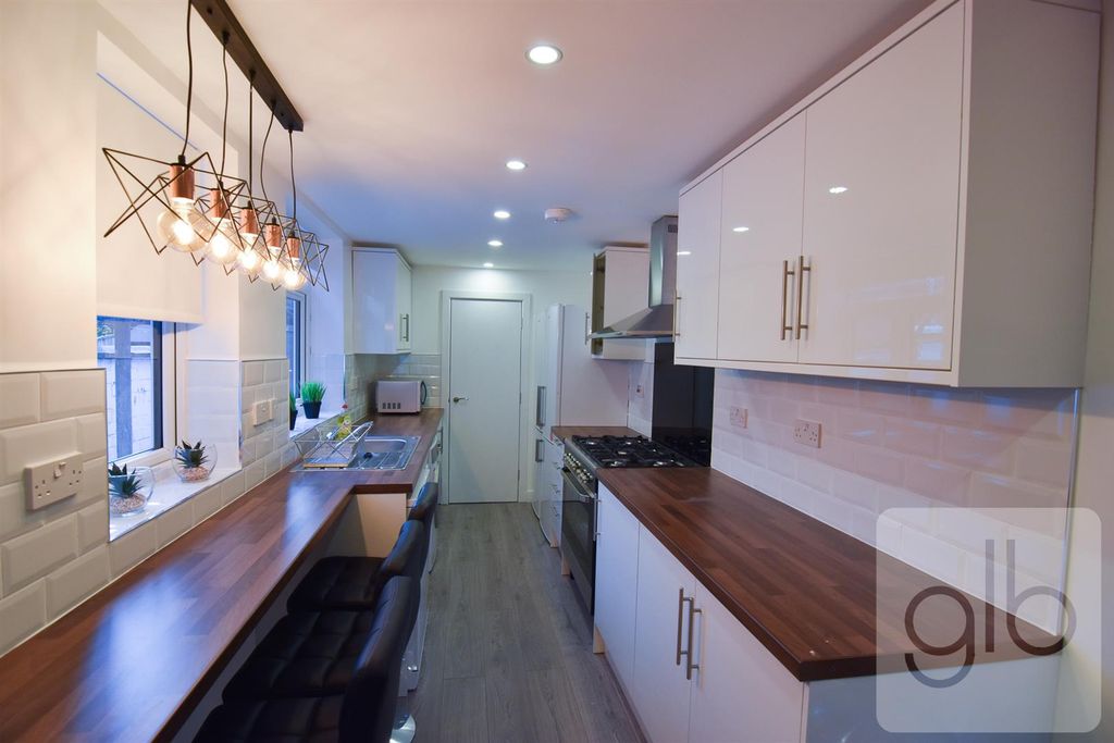 Property photo 3 of 4 0183.Png