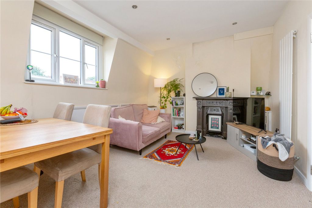 Property photo 3 of 9 Open-Plan Living