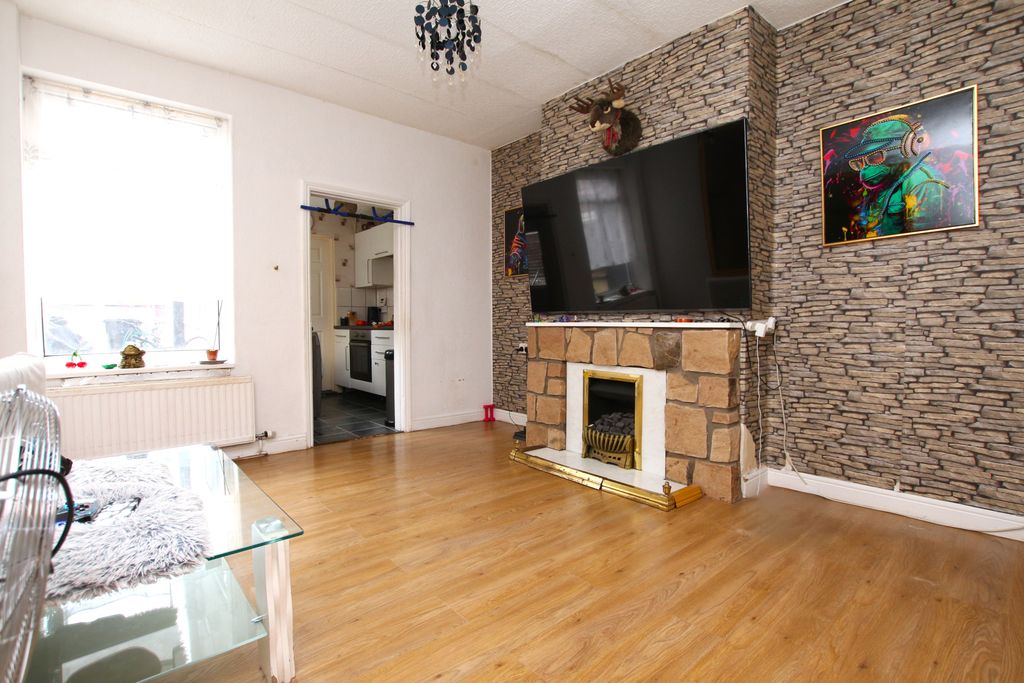 Property photo 2 of 9