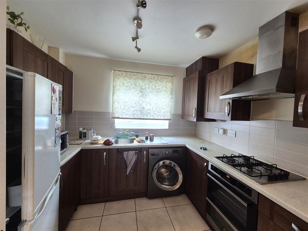 Property photo 3 of 13 Kitchen