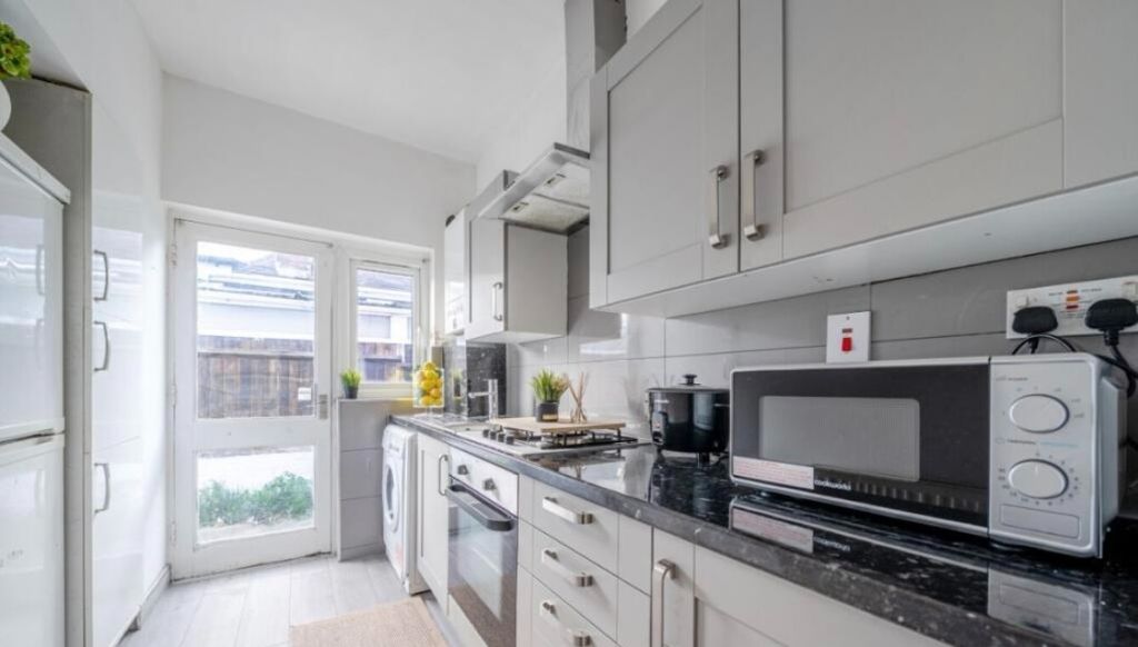 Property photo 2 of 16 Photo 8