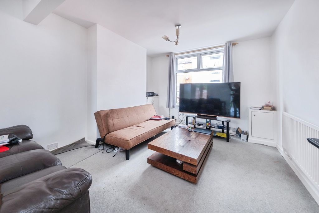 Property photo 2 of 11 2