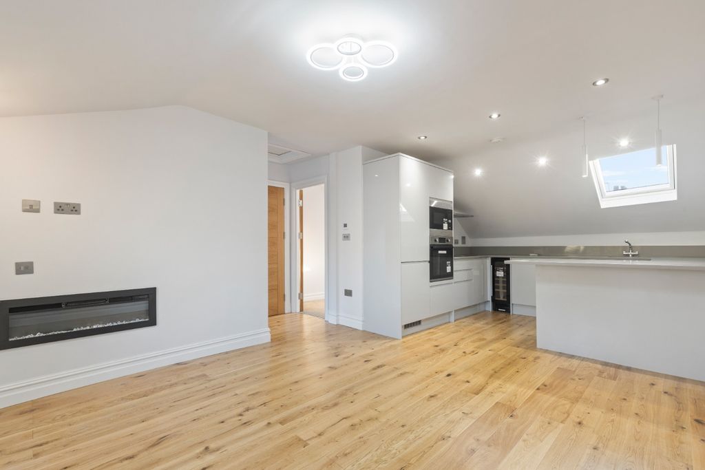 Property photo 2 of 11 5478071