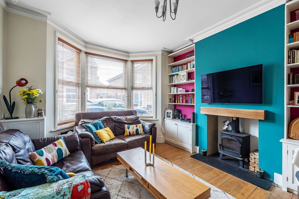 Property photo 2 of 32