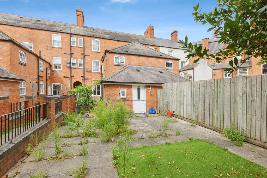 Property photo 2 of 19