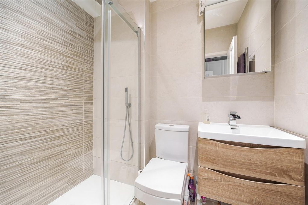 Additional image 13 of 4 bed detached house for saleForest Road, Crowthorne, Berkshire RG45