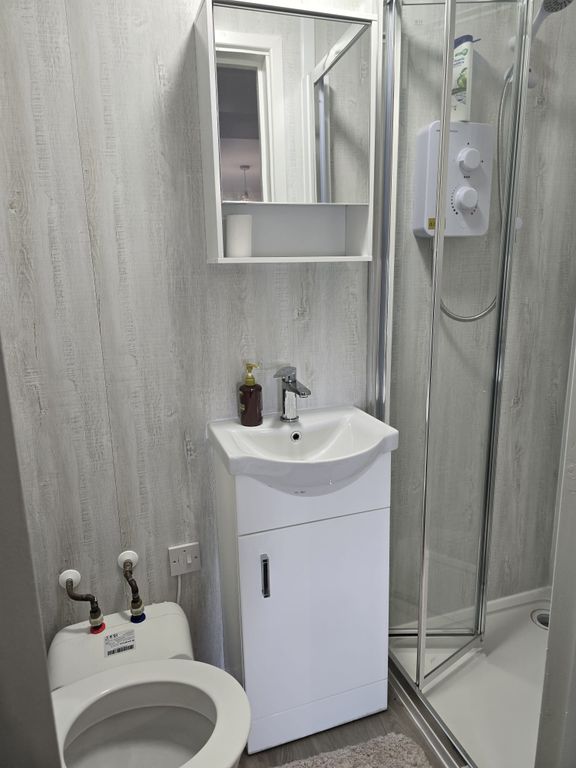 Property photo 3 of 10 En-Suite 