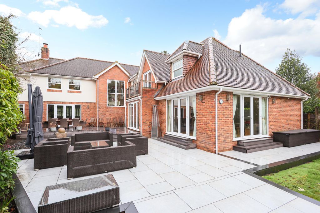 Property photo 2 of 26 Image