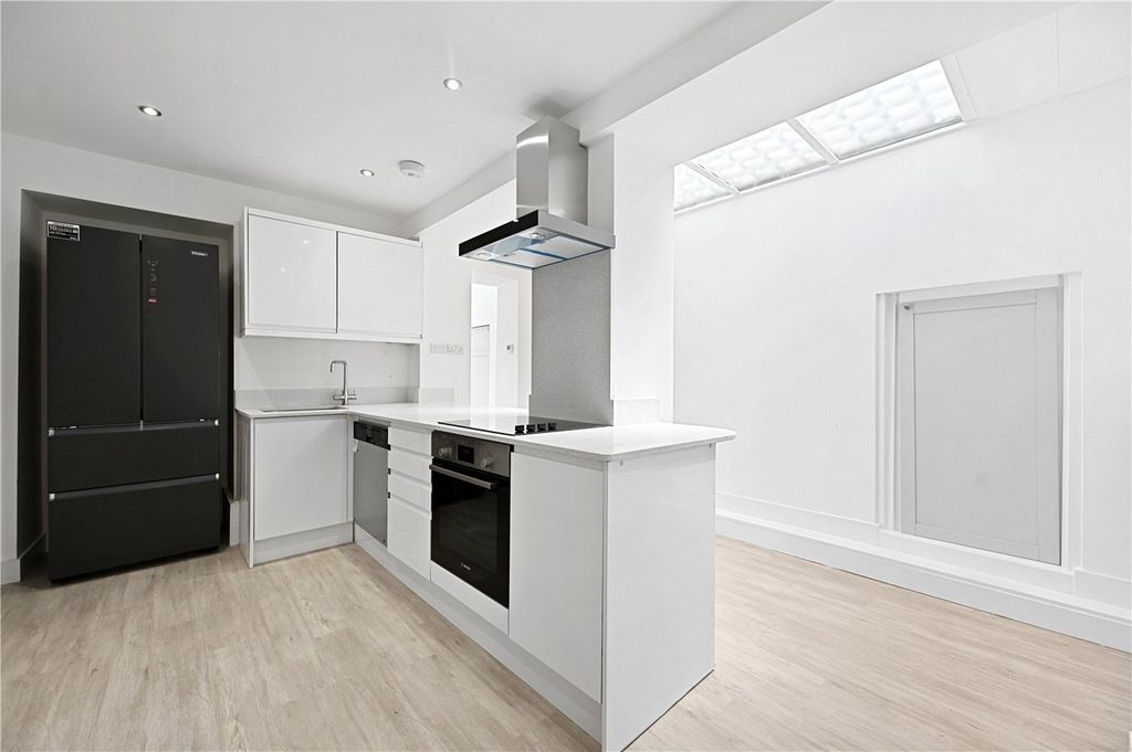 Property photo 3 of 11 Picture No. 06