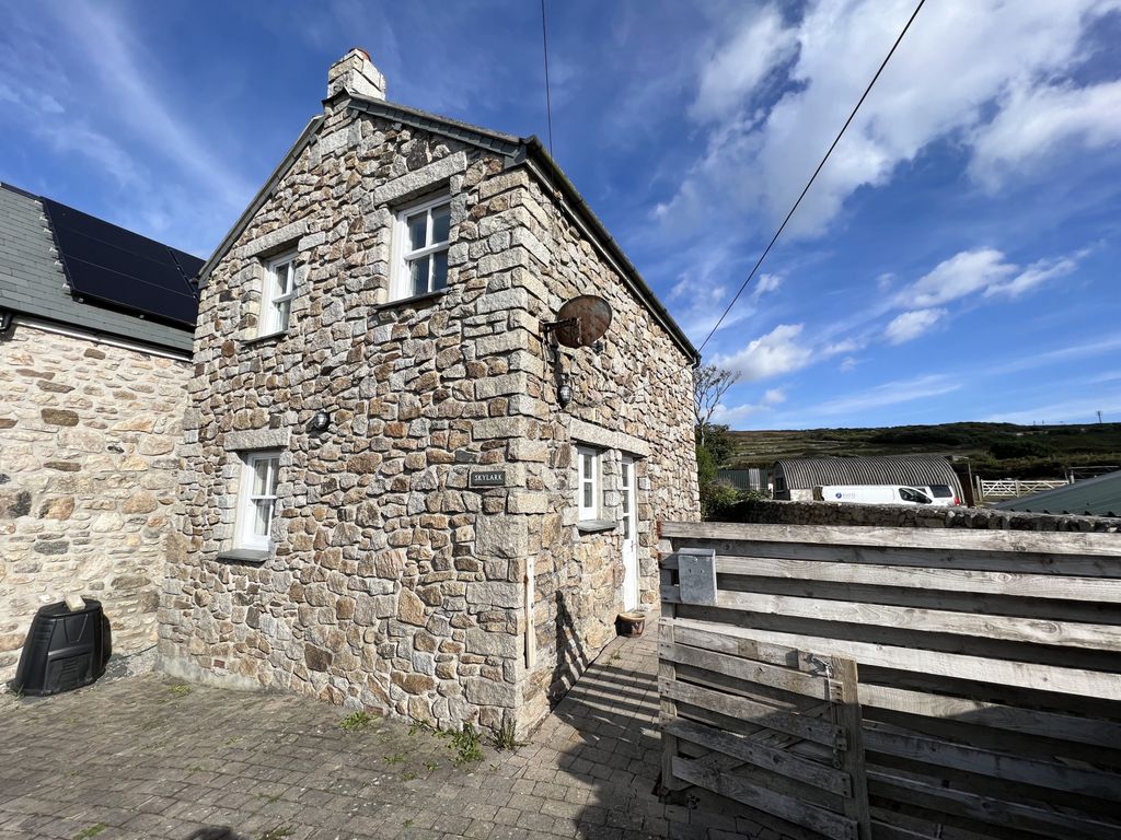 Property photo 1 of 8 2 Bedroom Detached House For Sale
