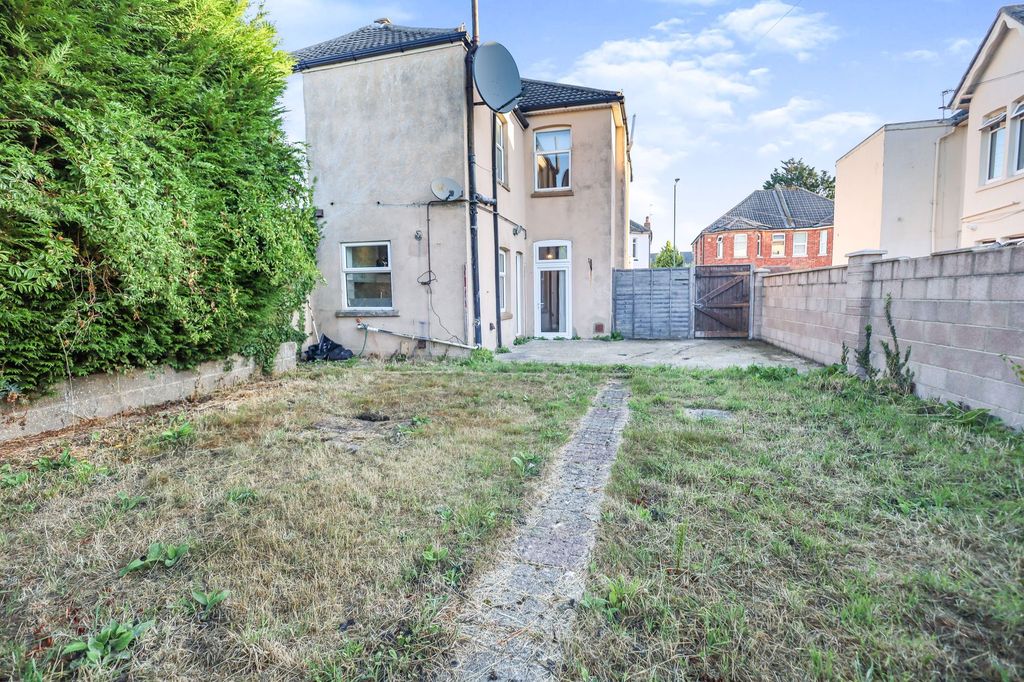 Property photo 3 of 16 Photo 18