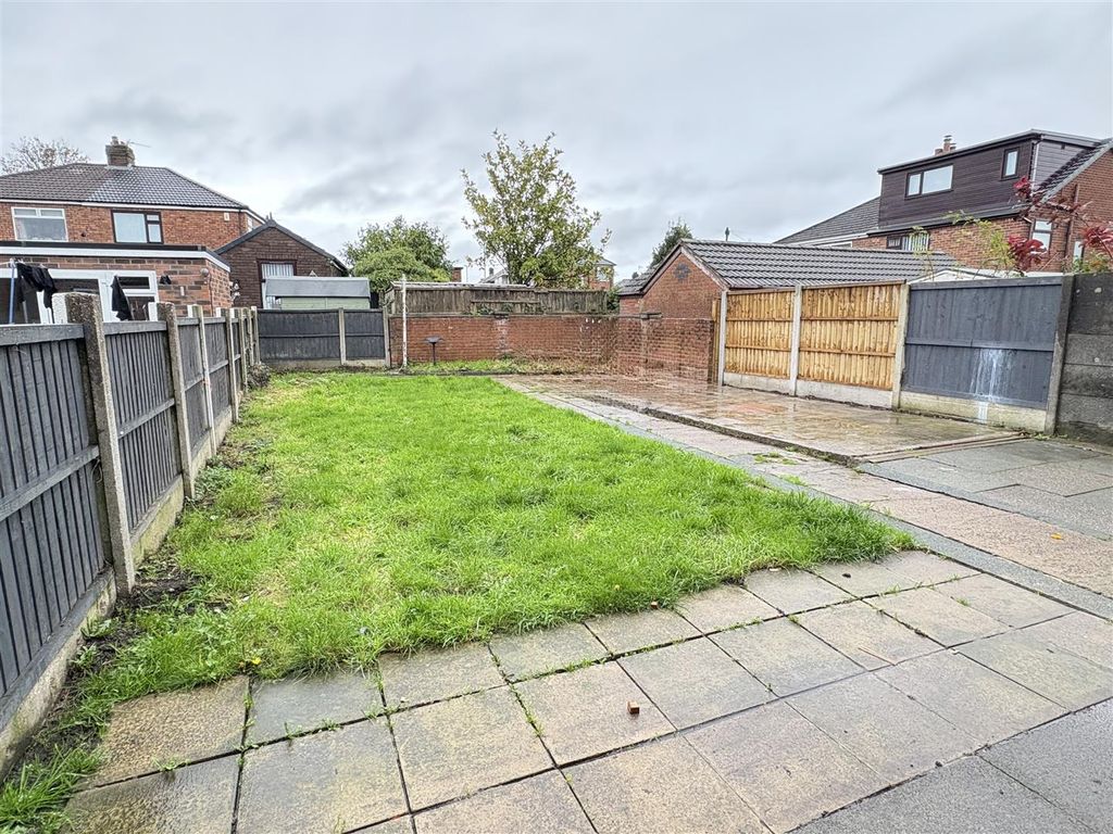 Property photo 2 of 17 Garden