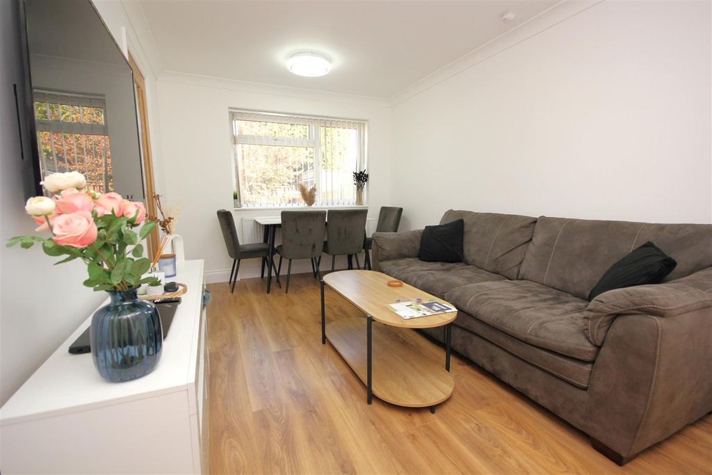 Property photo 2 of 12 Img_8305.Jpg