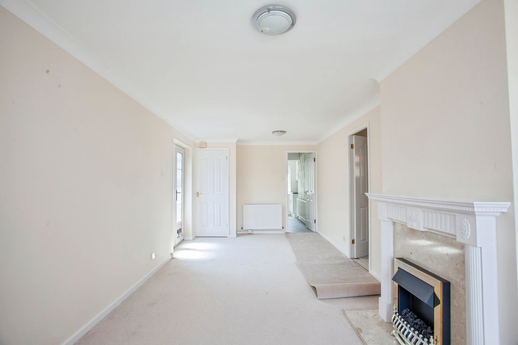 Property photo 3 of 18 Photo