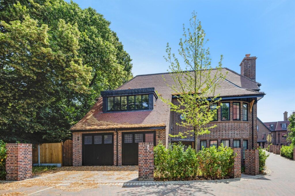Property photo 1 of 1