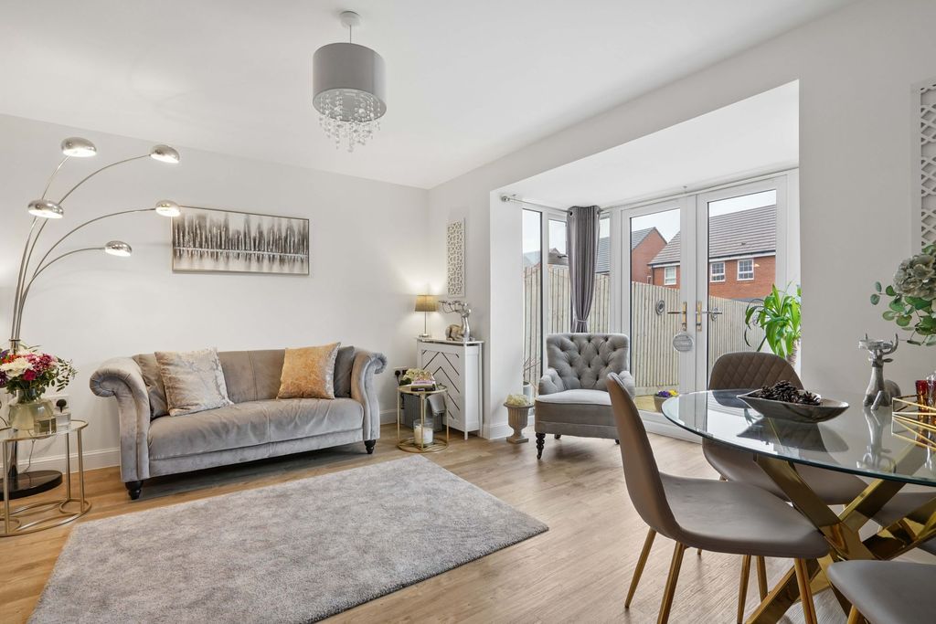 Property photo 3 of 21