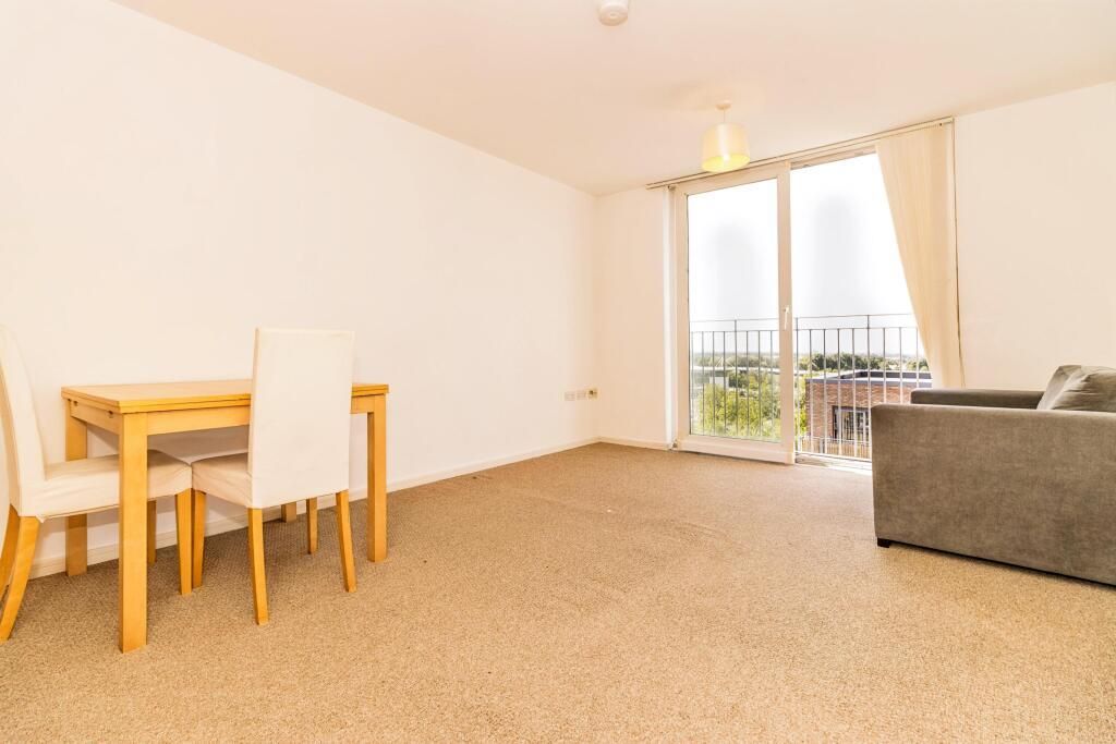 Property photo 3 of 8