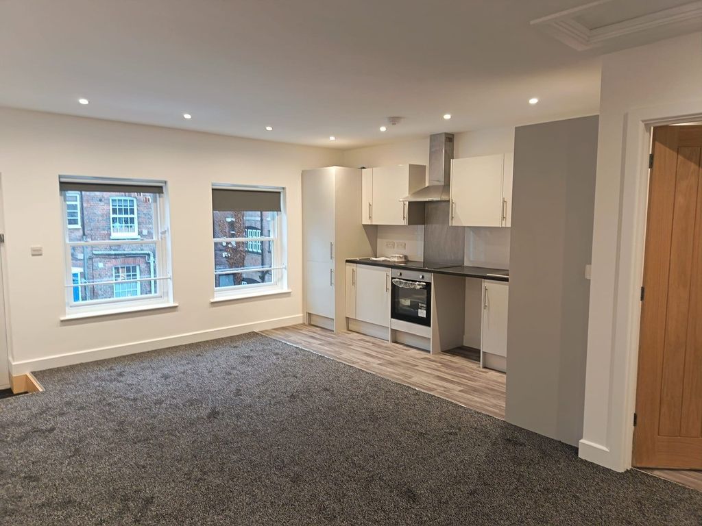 Property photo 1 of 8 Living Room