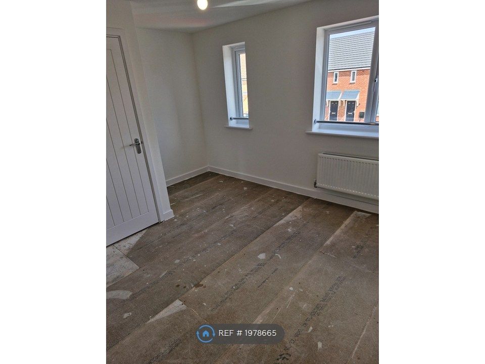 Property photo 2 of 10 Bedroom- To Be Carpeted