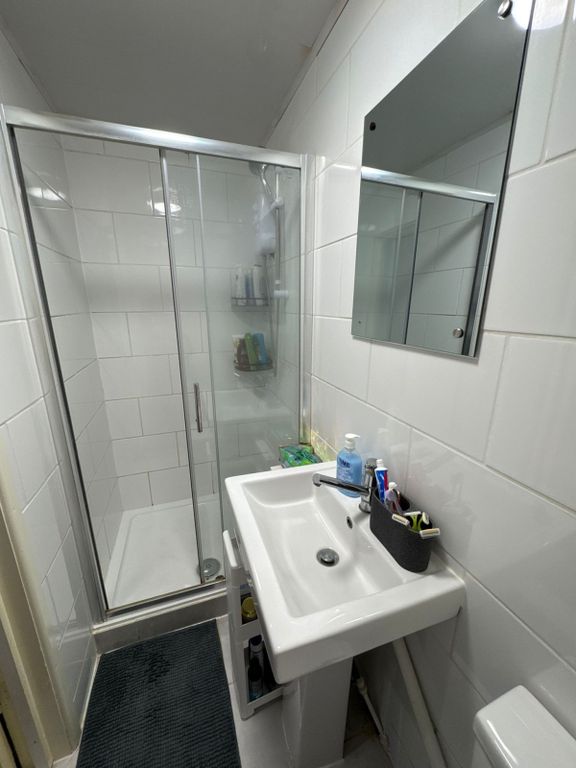 Property photo 1 of 4 1 Bed Flat To Rent Albion Road, Luton Lu2
