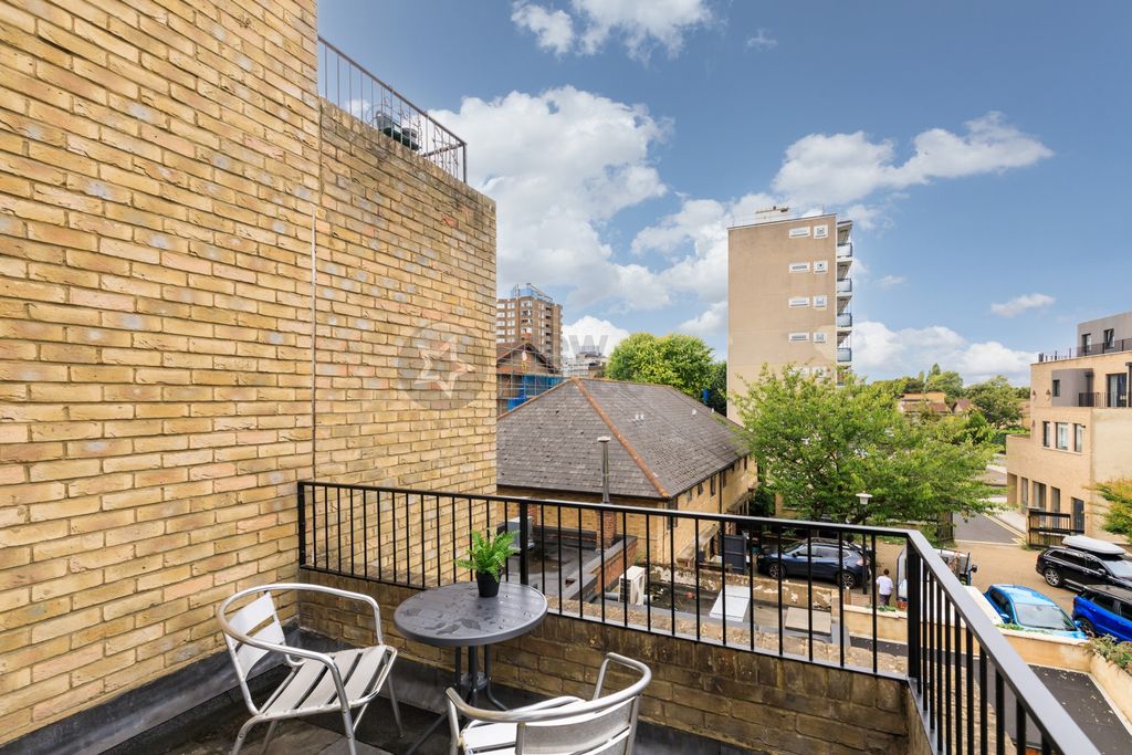 Property photo 3 of 14 Photo 4