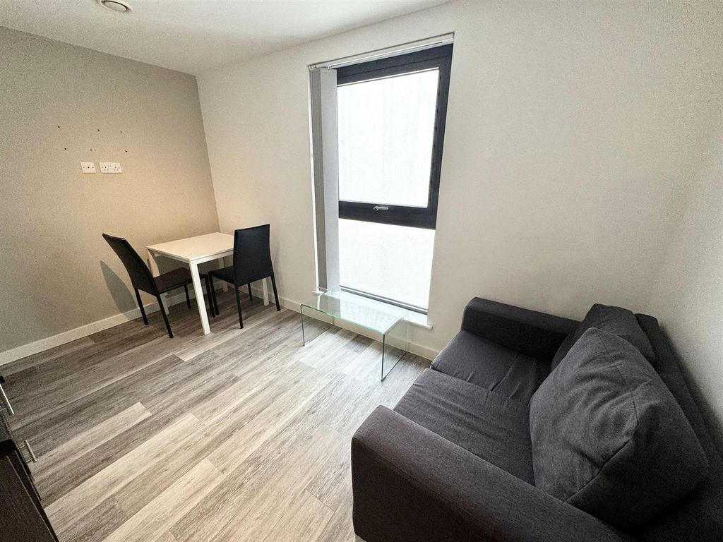 Property photo 1 of 7 0d895Aa9-E0d5-48A4-B320-80Af878c37Be.Jpg