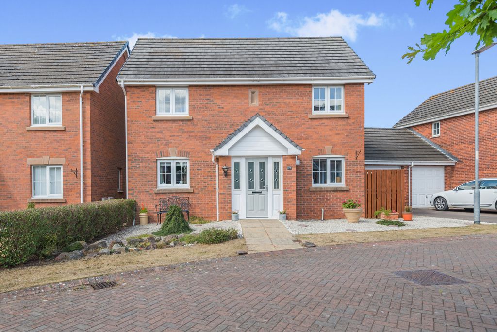 Property photo 1 of 33