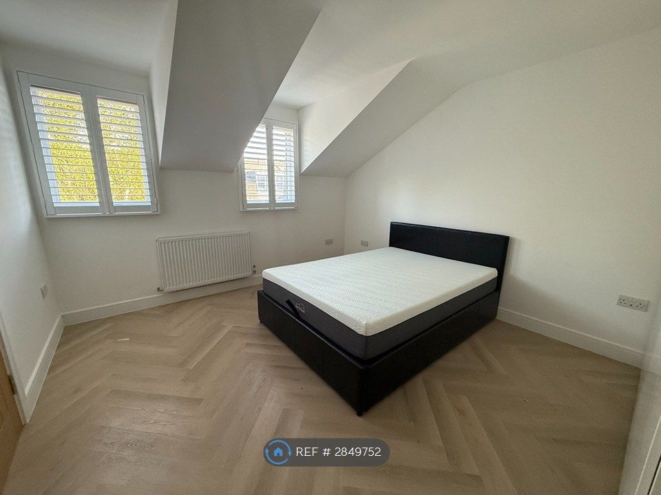 Property photo 2 of 26