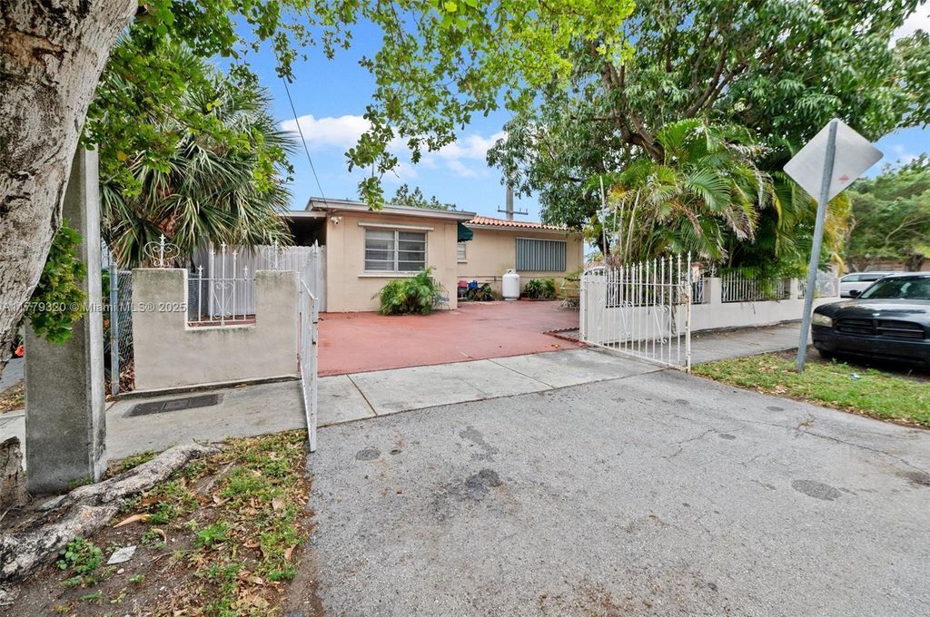 Property photo 2 of 42 <Alttext/>