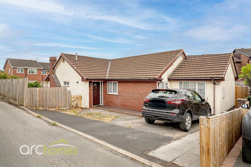 Property photo 1 of 24 Stjames-21.Jpg