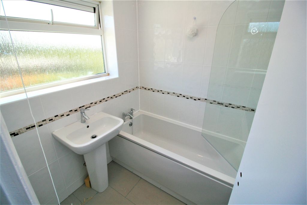 Property photo 3 of 6 Bathroom