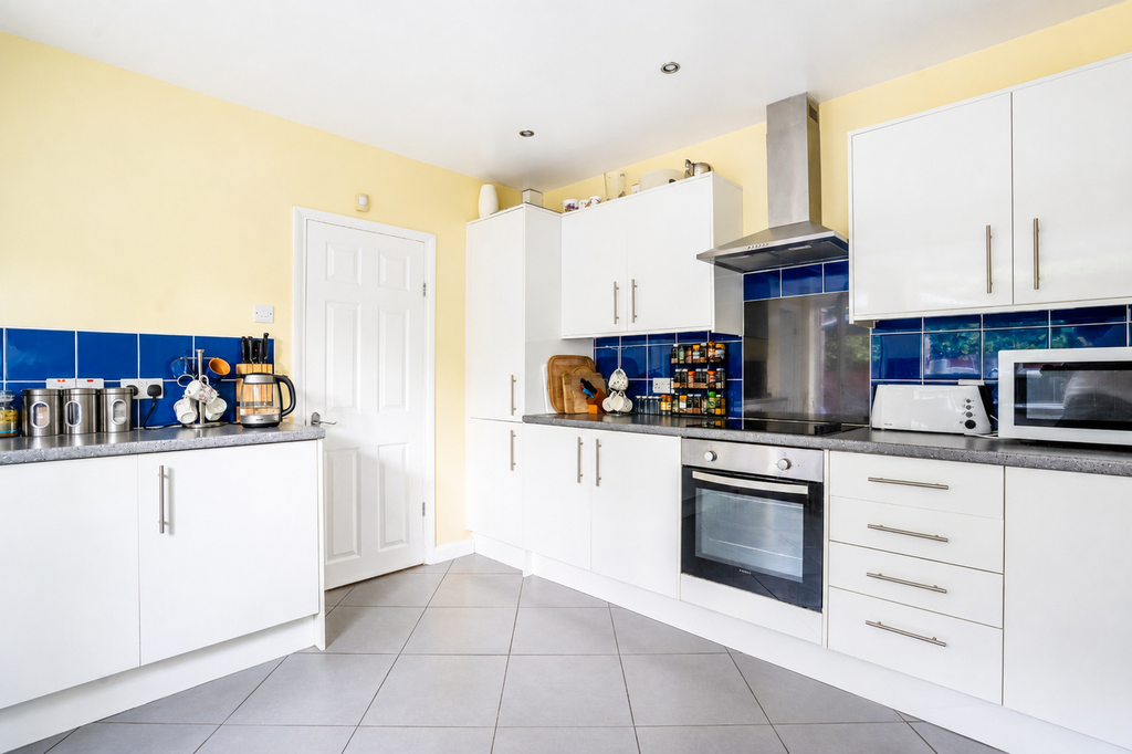 Property photo 3 of 22 Kitchen