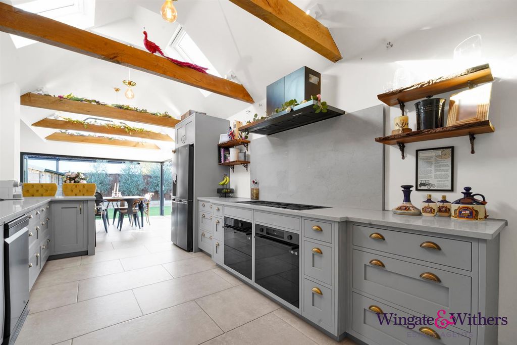 Property photo 3 of 27 3.Jpg