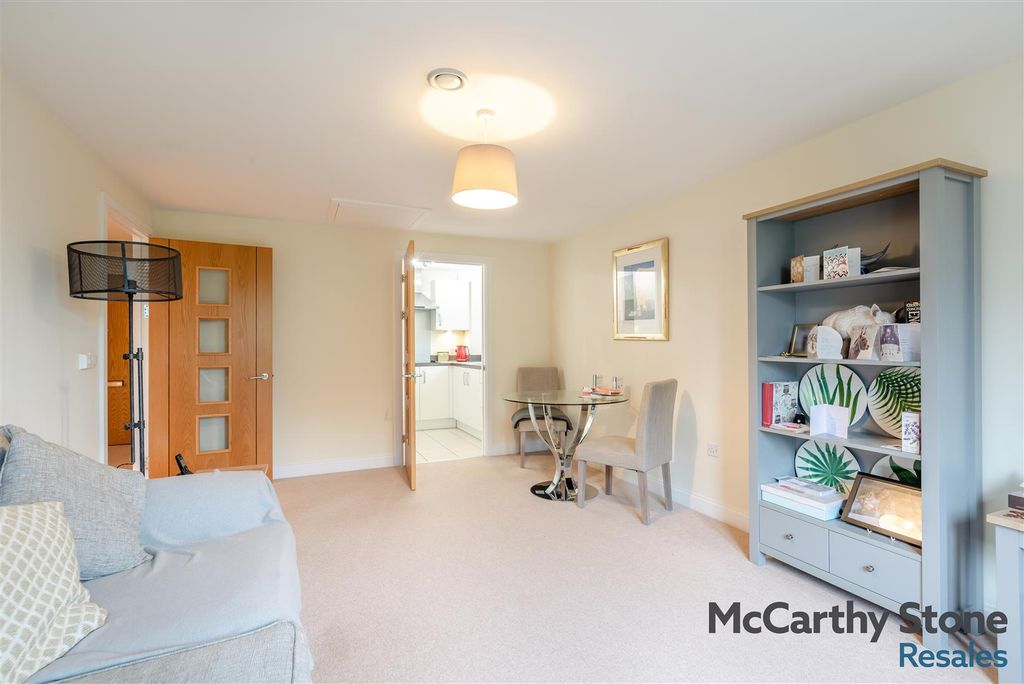 Property photo 3 of 24 8689447-Interior16.Jpg