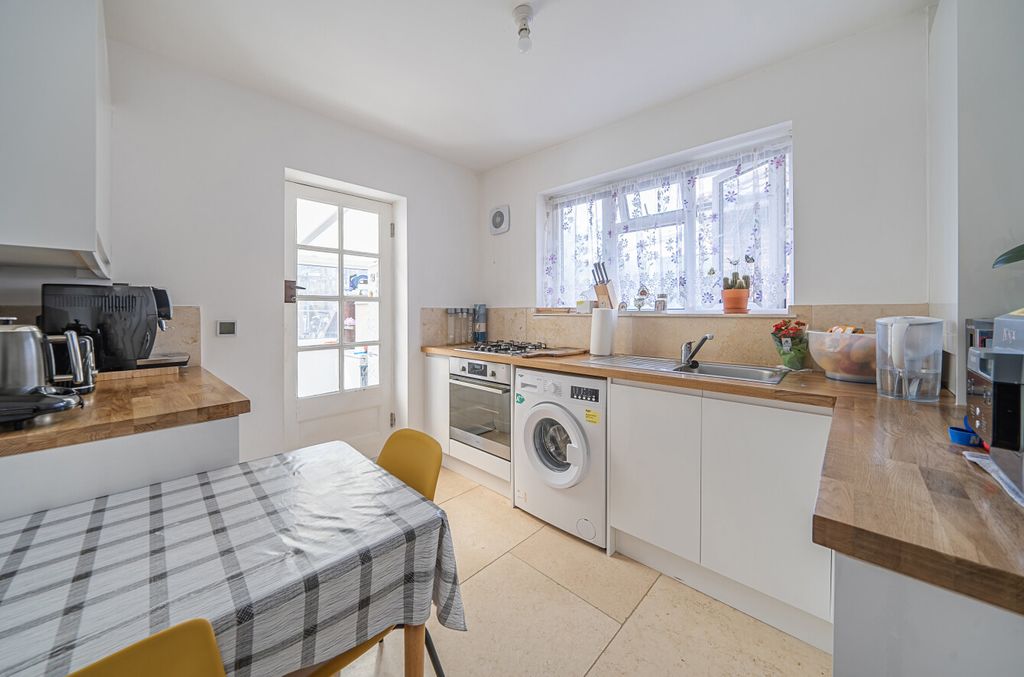 Property photo 3 of 13 1349607-4-68c02c3...