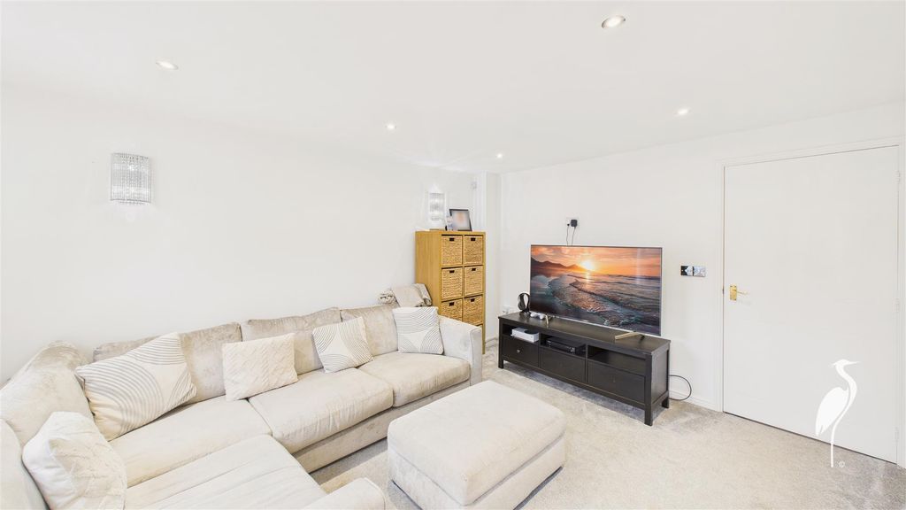 Property photo 3 of 21 Lounge/Dining Room