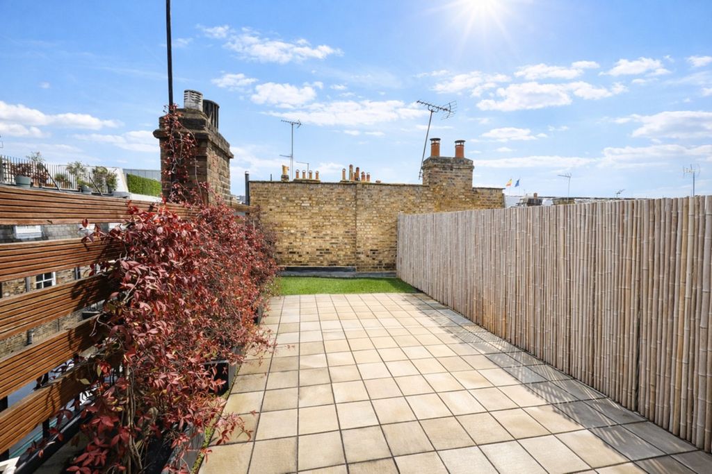 Property photo 3 of 8